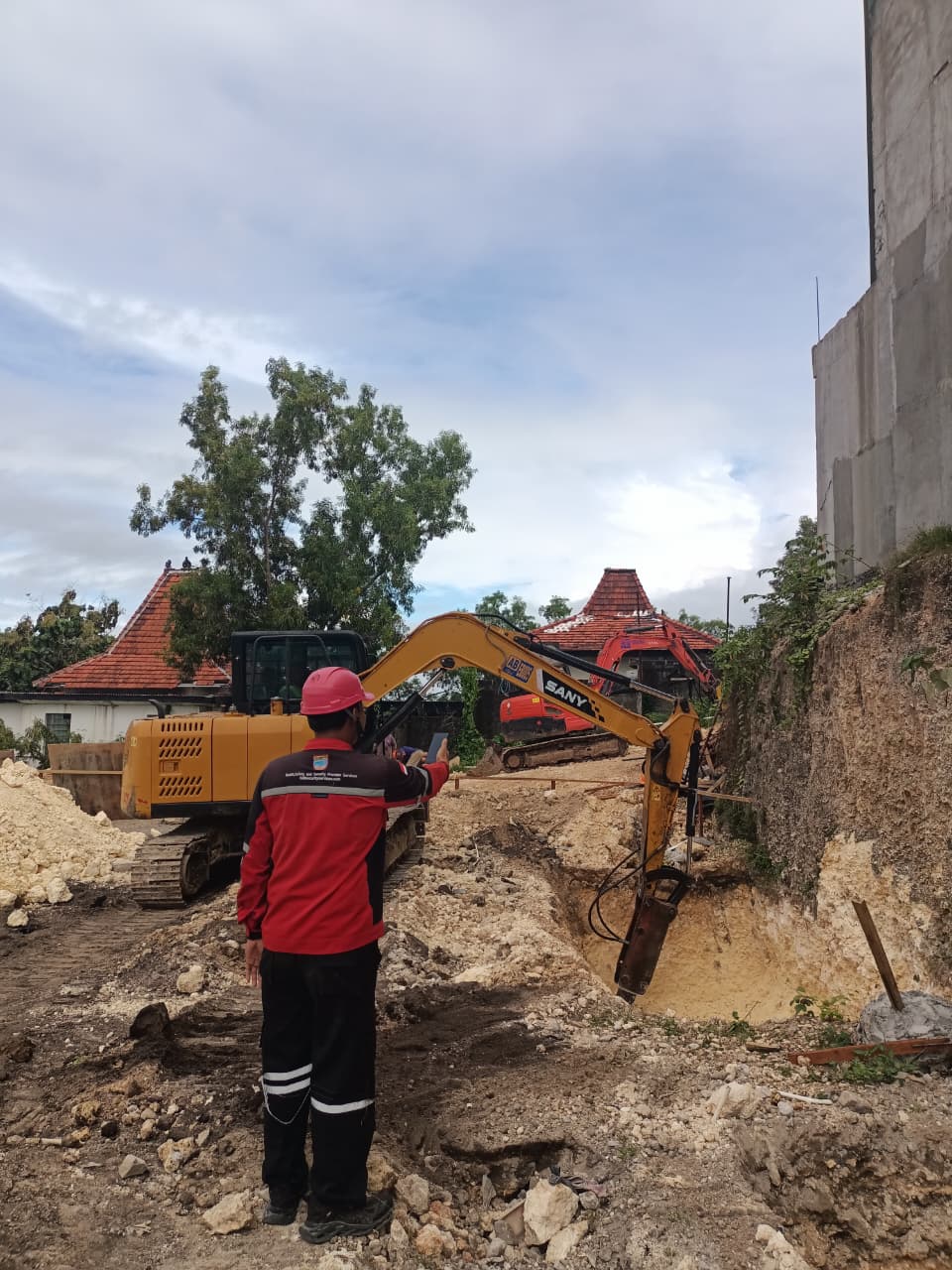 Noise Measurment-Breaker Excavator